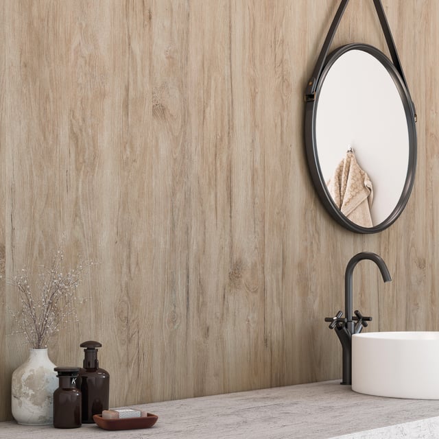 Baño con revestimiento PVC imitación madera